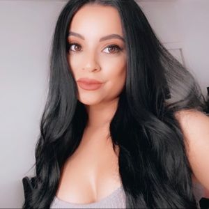 Meet your Posher, Jasmin